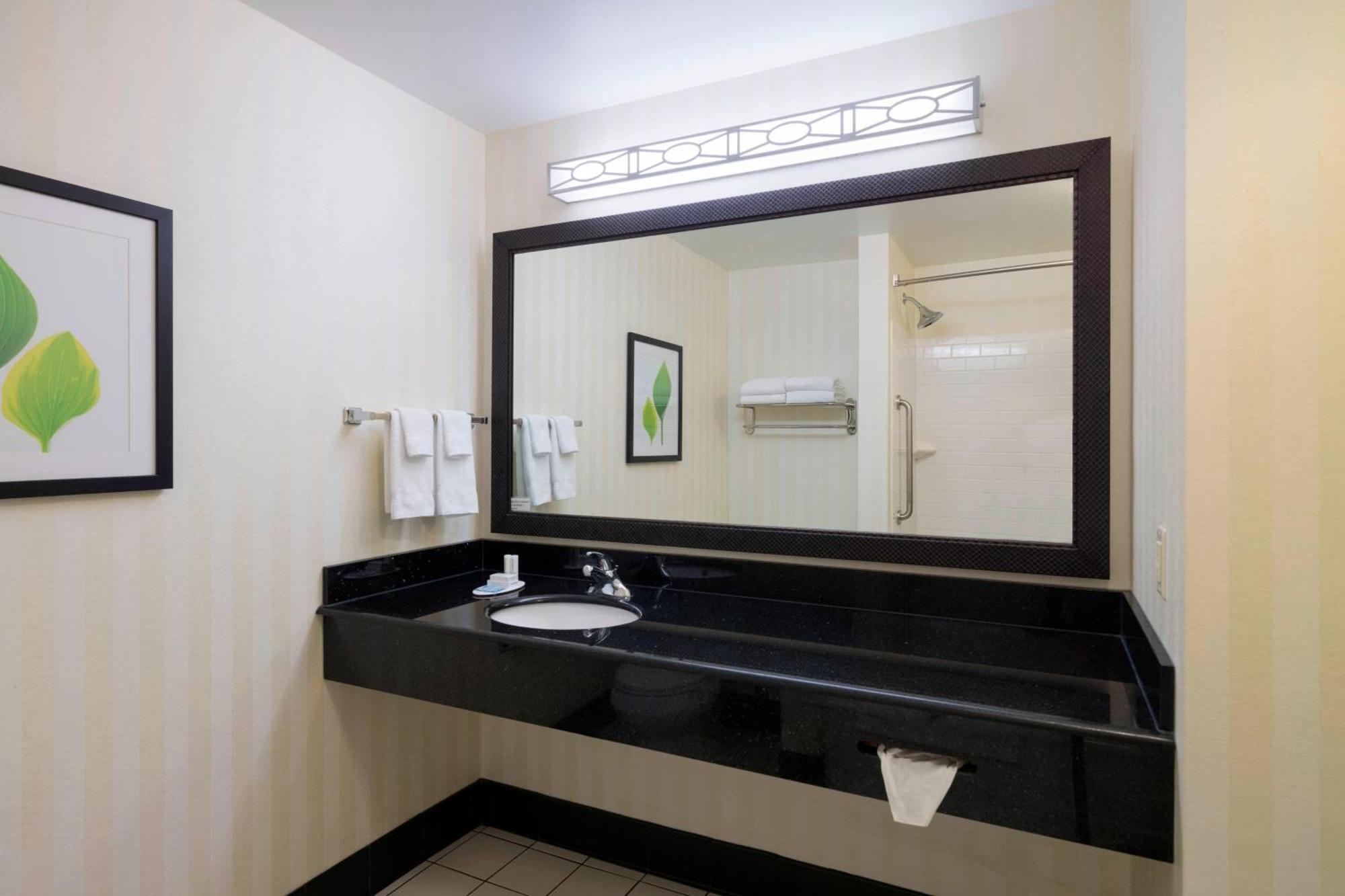 Fairfield Inn & Suites Huntingdon Raystown Lake Экстерьер фото